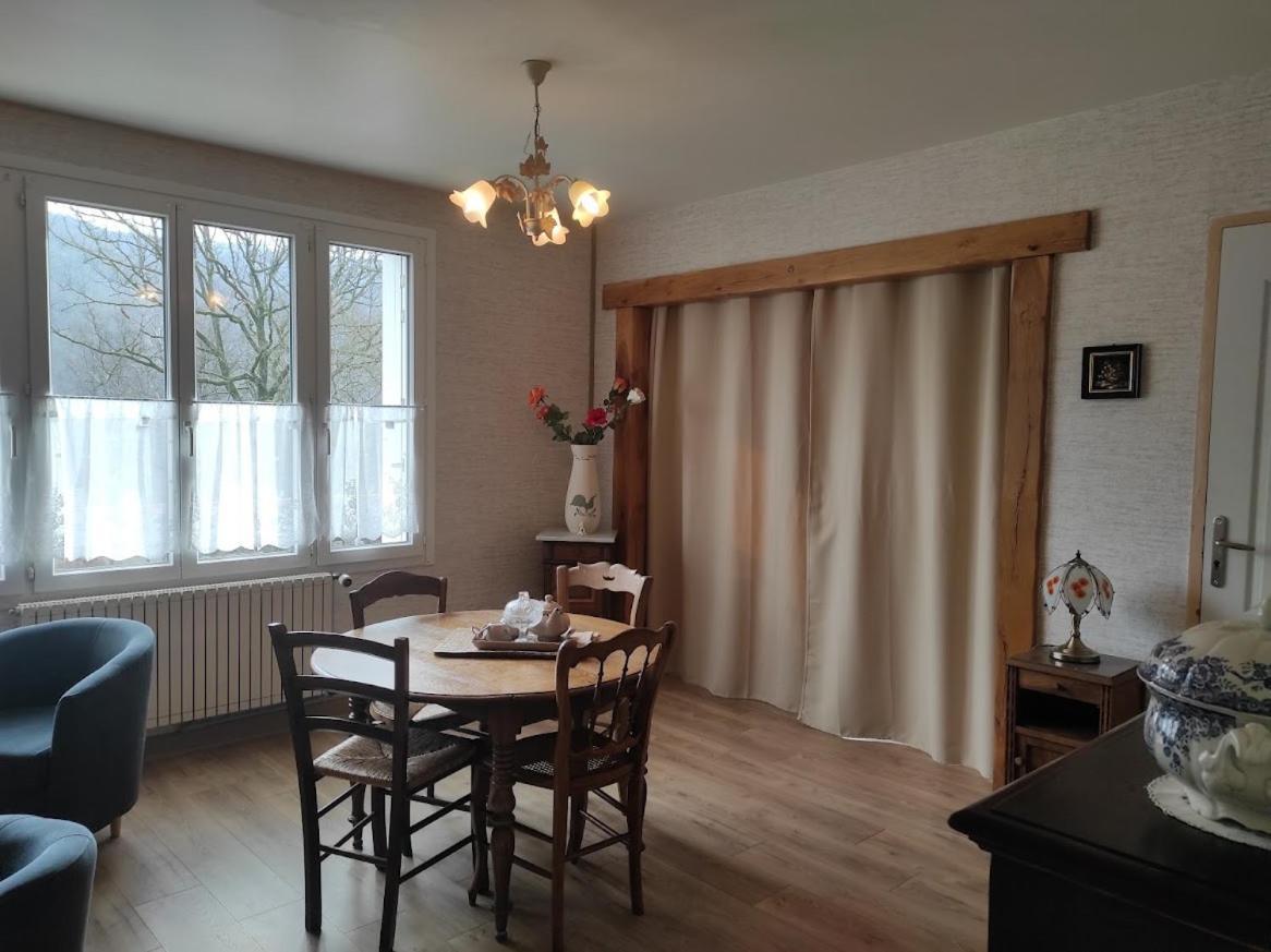 La Lisiere Appartement 2 Chambres Revin  Eksteriør bilde