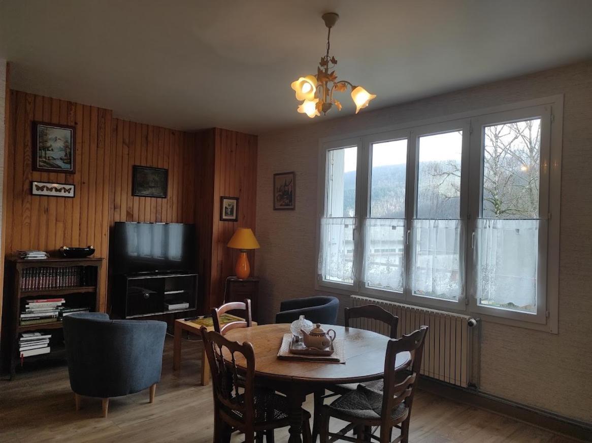 La Lisiere Appartement 2 Chambres Revin  Eksteriør bilde